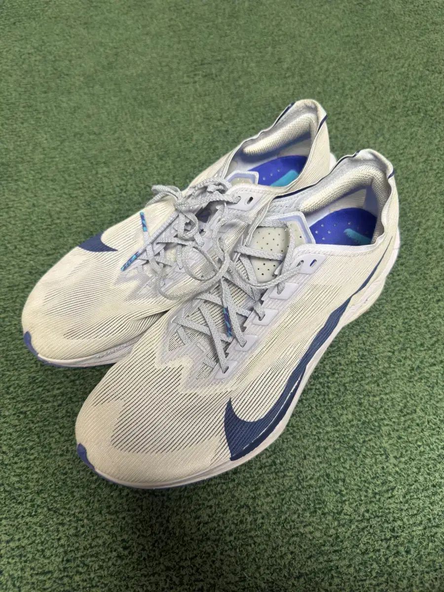 NIKE ヴェイパーフライ4