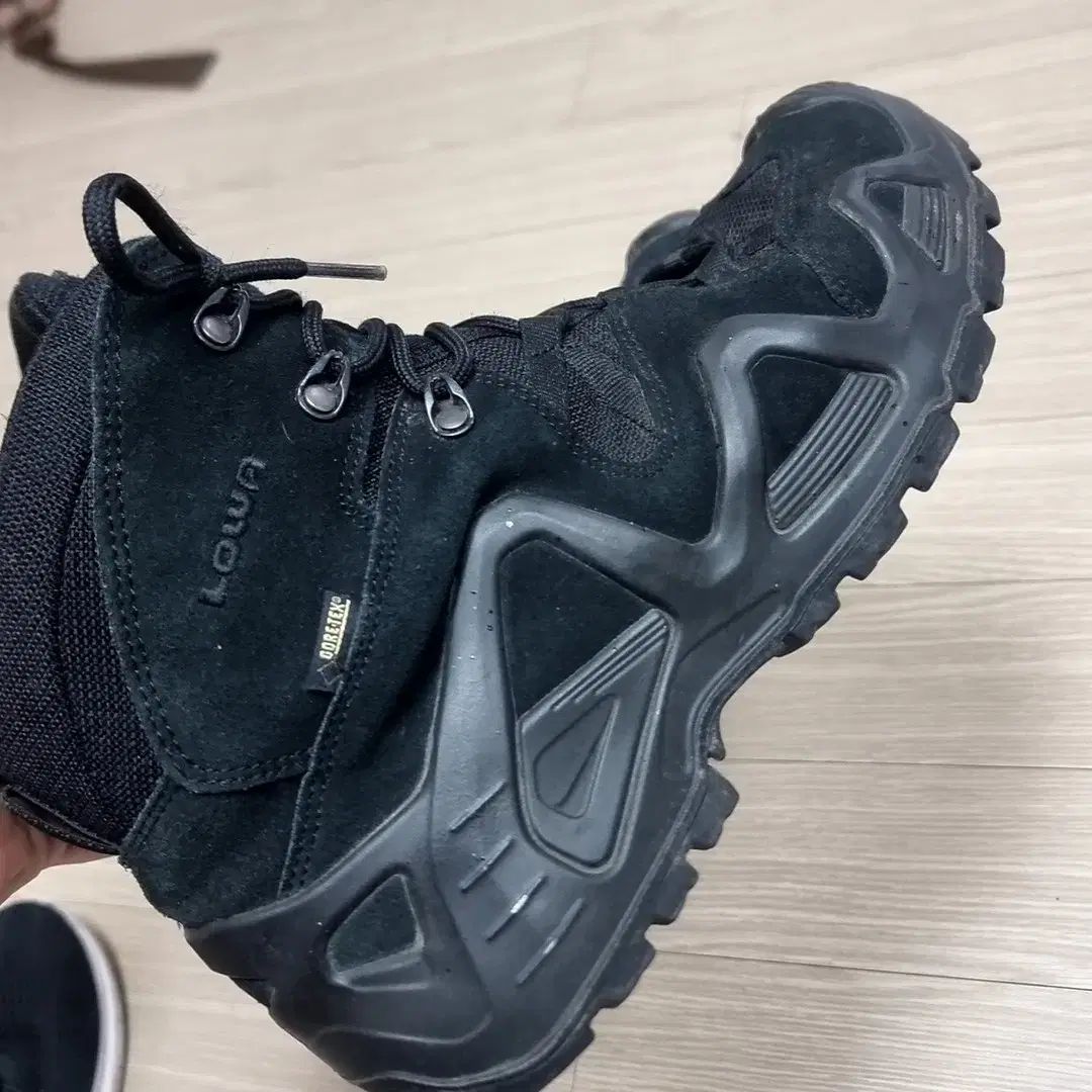 ローバー ゼフィア GORE-TEX ブラック 登山靴 (274)