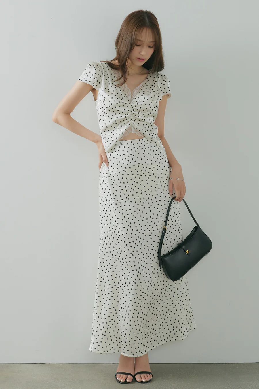フロントカットドット美シルエットワンピ ドット柄ワンピース Frene