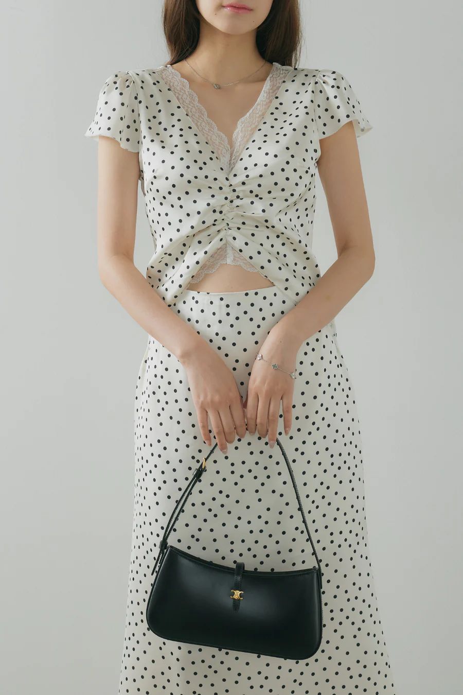 フロントカットドット美シルエットワンピ ドット柄ワンピース Frene