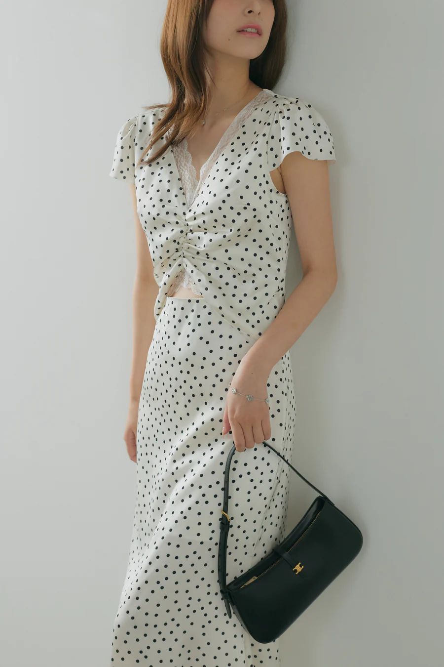 フロントカットドット美シルエットワンピ ドット柄ワンピース Frene