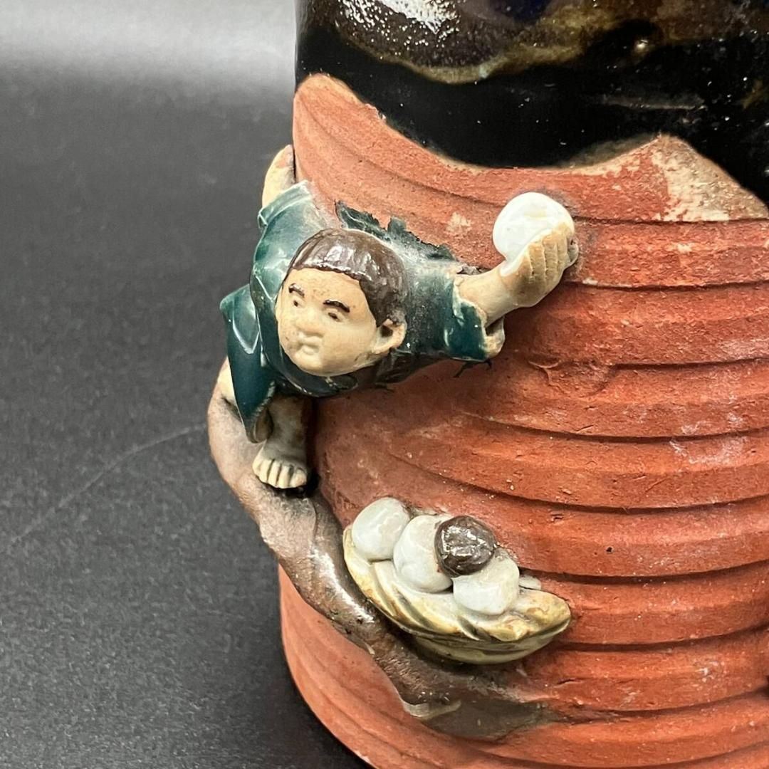 井上良斎作 隅田焼 高浮彫人物 明治期 署名あり 古陶器 マグカップ