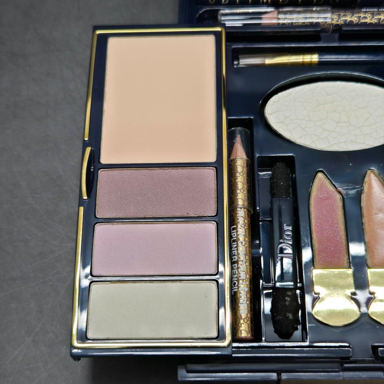 美品 Dior トラベルコレクション アイシャドウパレット Dior ディオール Voyage メイクアップパレット トラベルコレクション