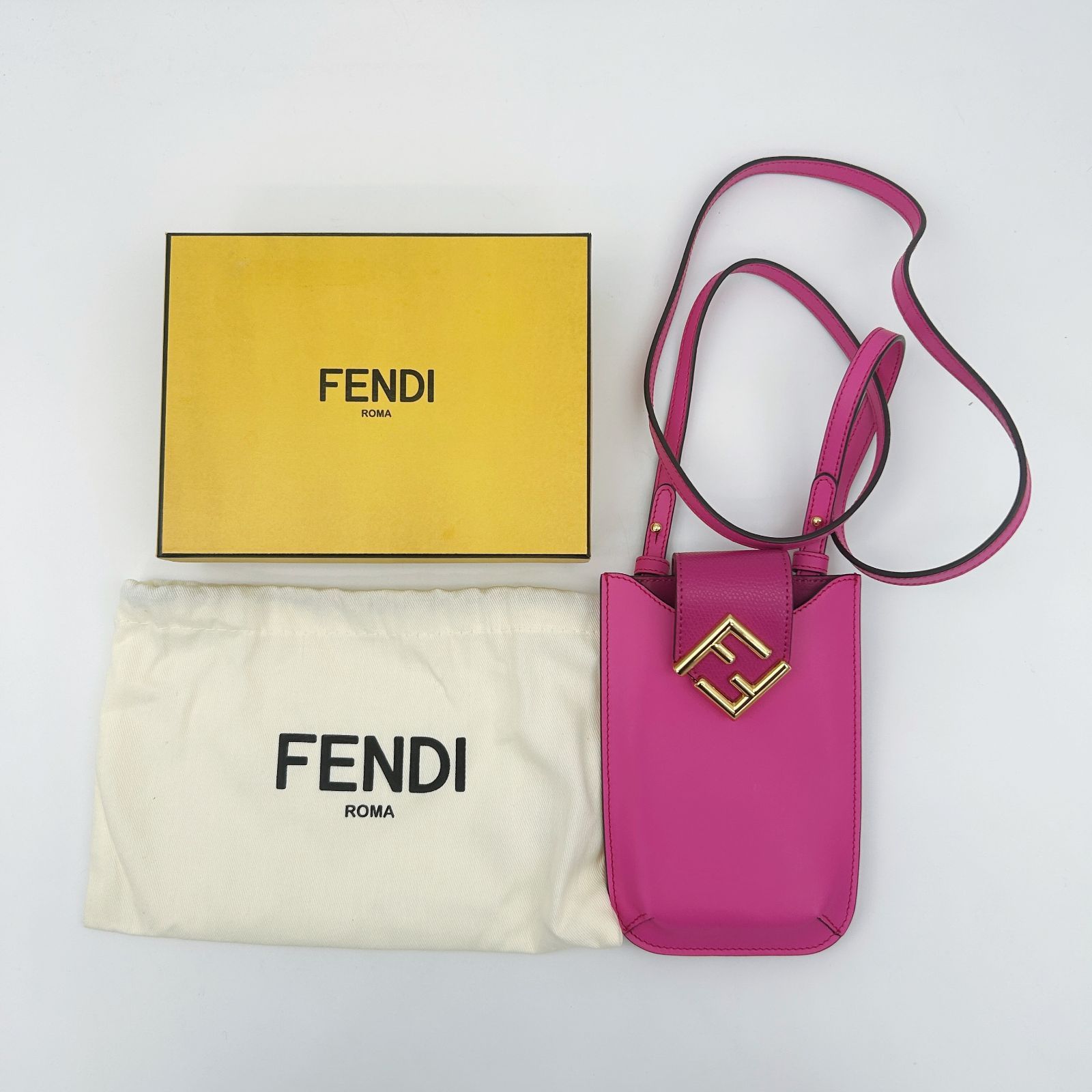 FENDI FFダイヤモンド フォンポーチ フェンディ フェンディ」の