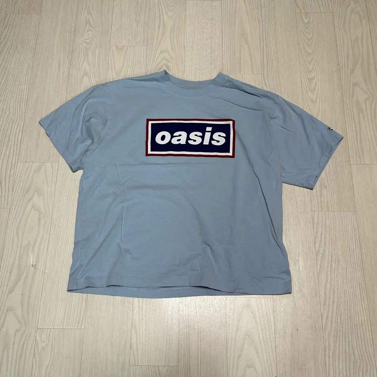 L オアジスxリヴァイ Tシャツ