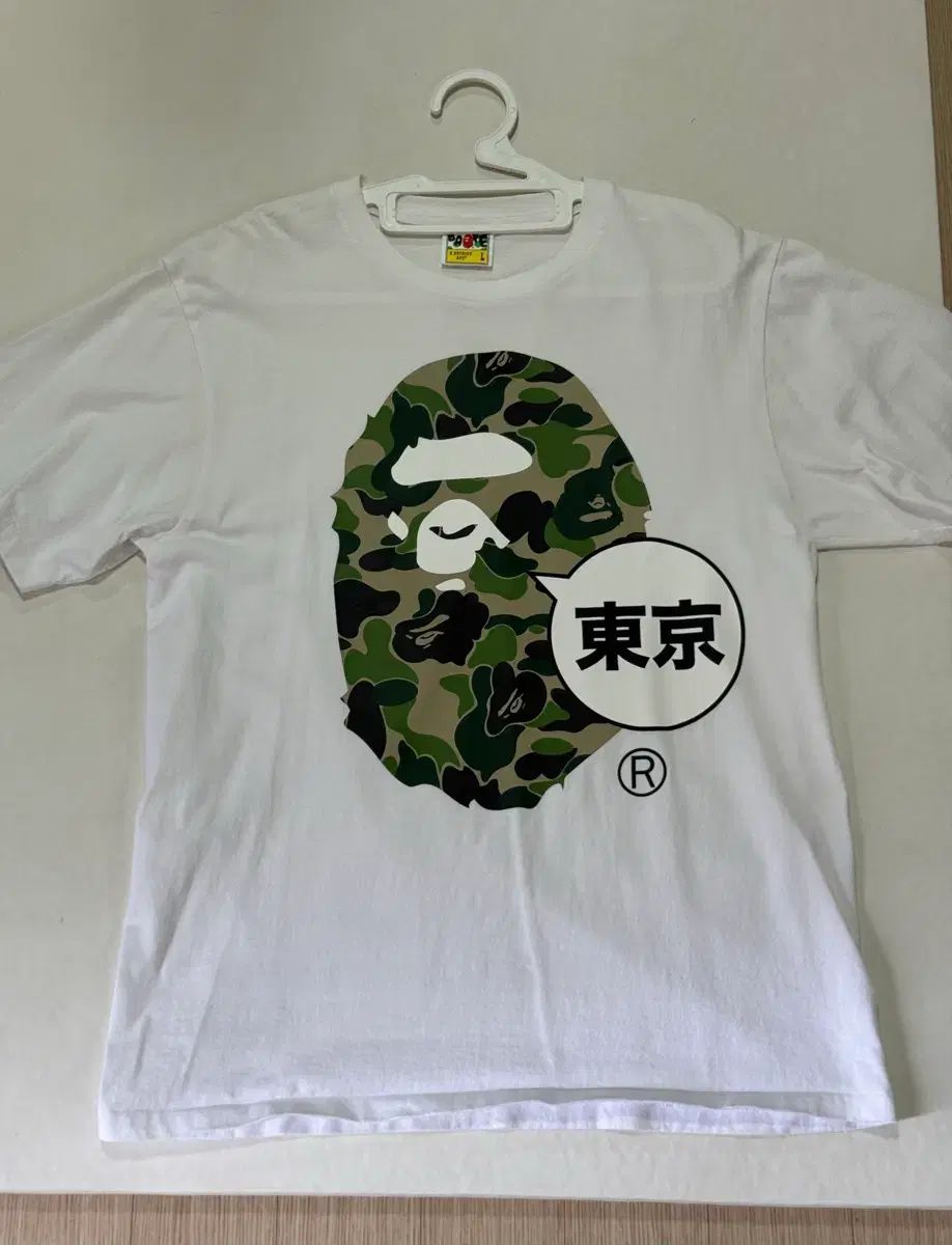A BATHING APE アベイシングエイプ 東京 カモフラ Tシャツ L