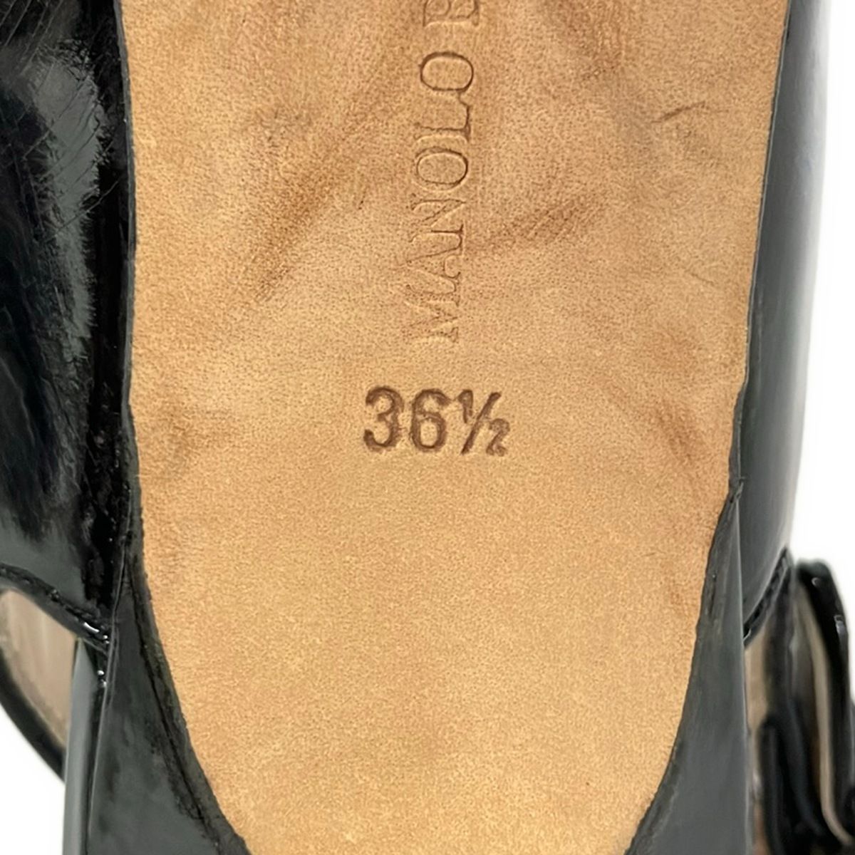 MANOLO BLAHNIK(マノロブラニク) サンダル 36 1/2 レディース - 黒 オープントゥ/アウトソール一部張替済 レザー