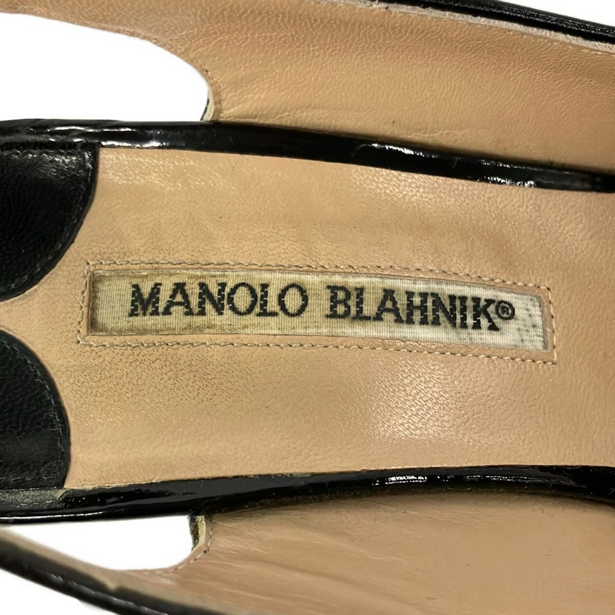 MANOLO BLAHNIK(マノロブラニク) サンダル 36 1/2 レディース - 黒 オープントゥ/アウトソール一部張替済 レザー