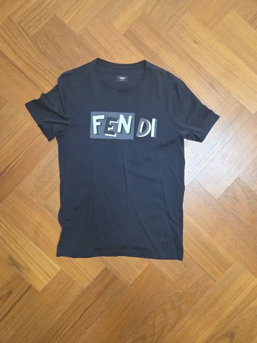 FENDI フェンディ 半袖 Tシャツ ブラック