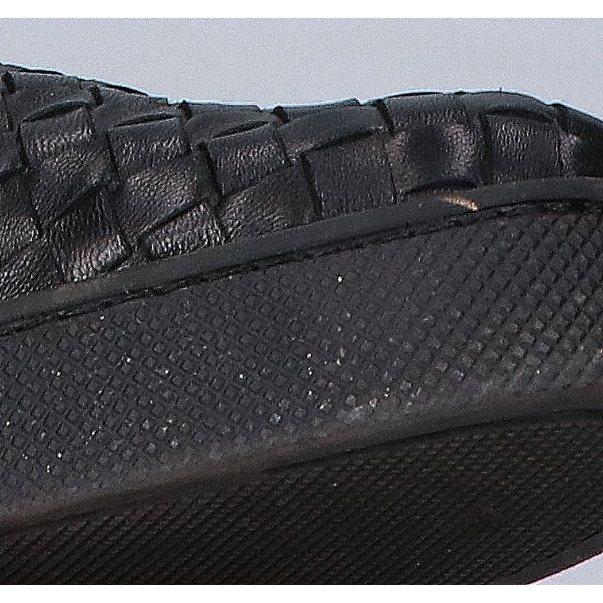 BOTTEGA VENETA ボッテガヴェネタ ブラック レザー イントレチャート
