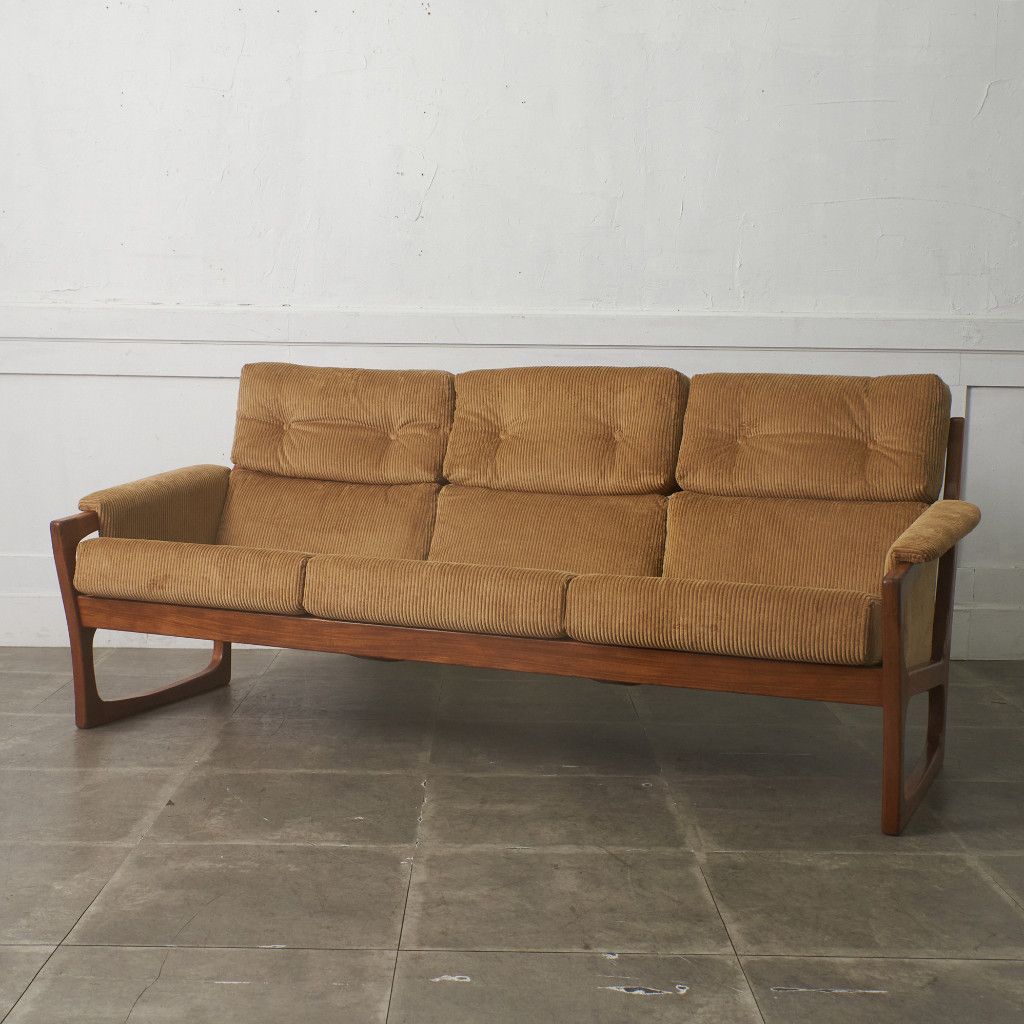 張替済 イギリス Gimson & Slater ヴィンテージ 3人掛け ソファ 無垢材 トリプルソファ 北欧 スタイル Folke Ohlsson モダン 90810