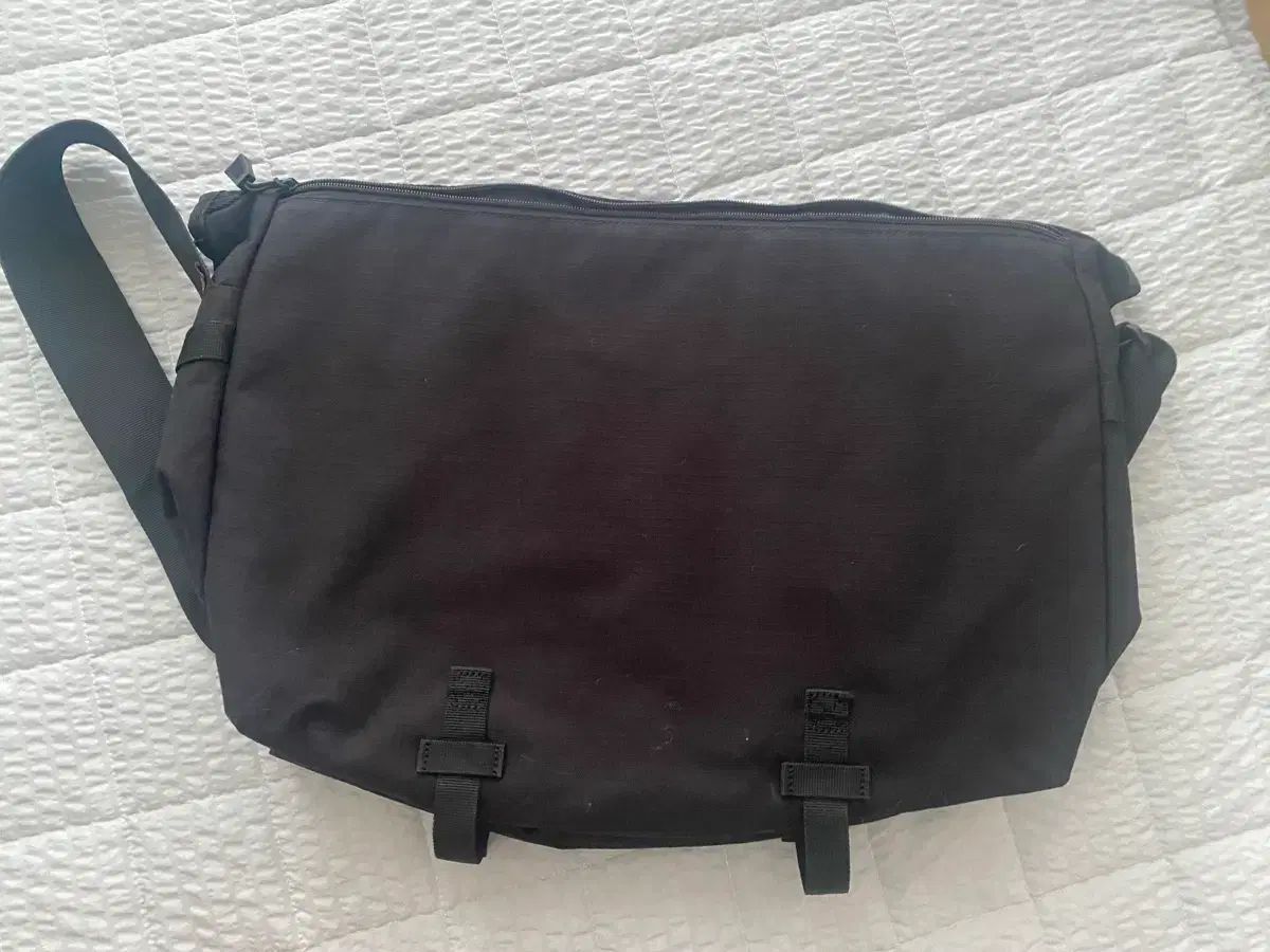 Carhartt カーハート メッセンジャーバッグ ブラック カーハート 