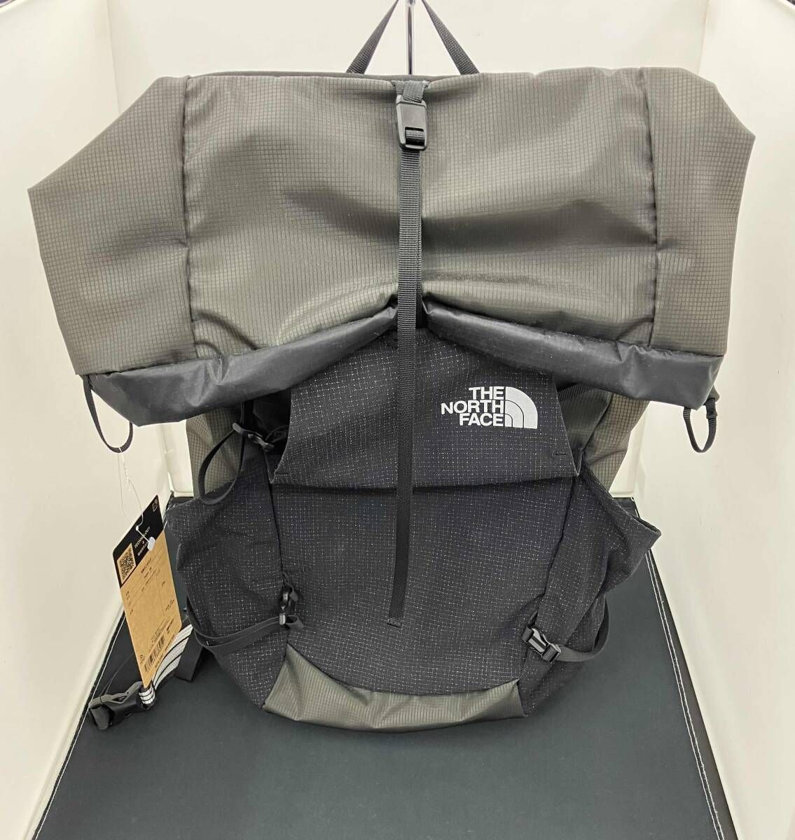 未使用品 美品 タグ付き THE NORTH FACE ザノースフェイス／リュック／ファクター 28／NM62602／グレー