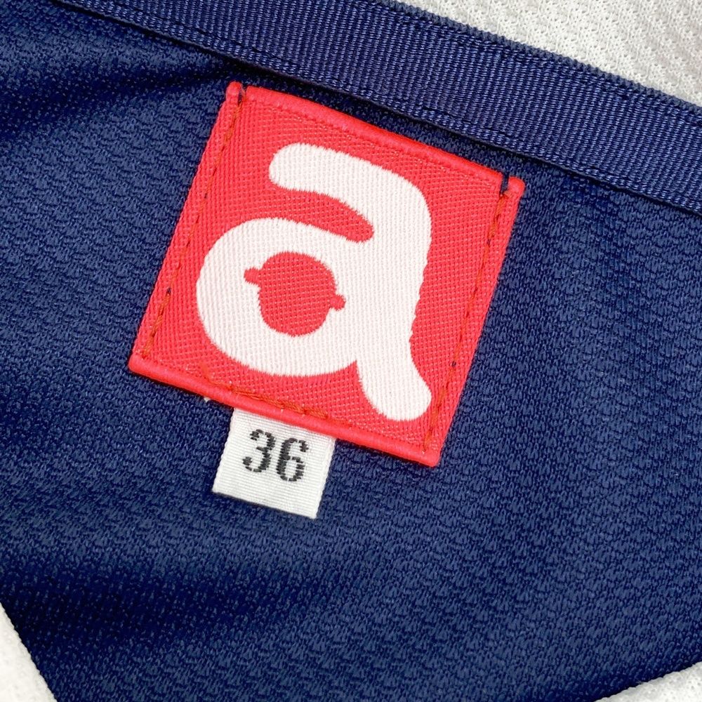 アルチビオarchivio ゼブラ柄ロゴ ベスト36サイズ2回使用 サイズ：36 ARCHIVIO アルチビオ 襟付 ジップベスト ネイビー系
