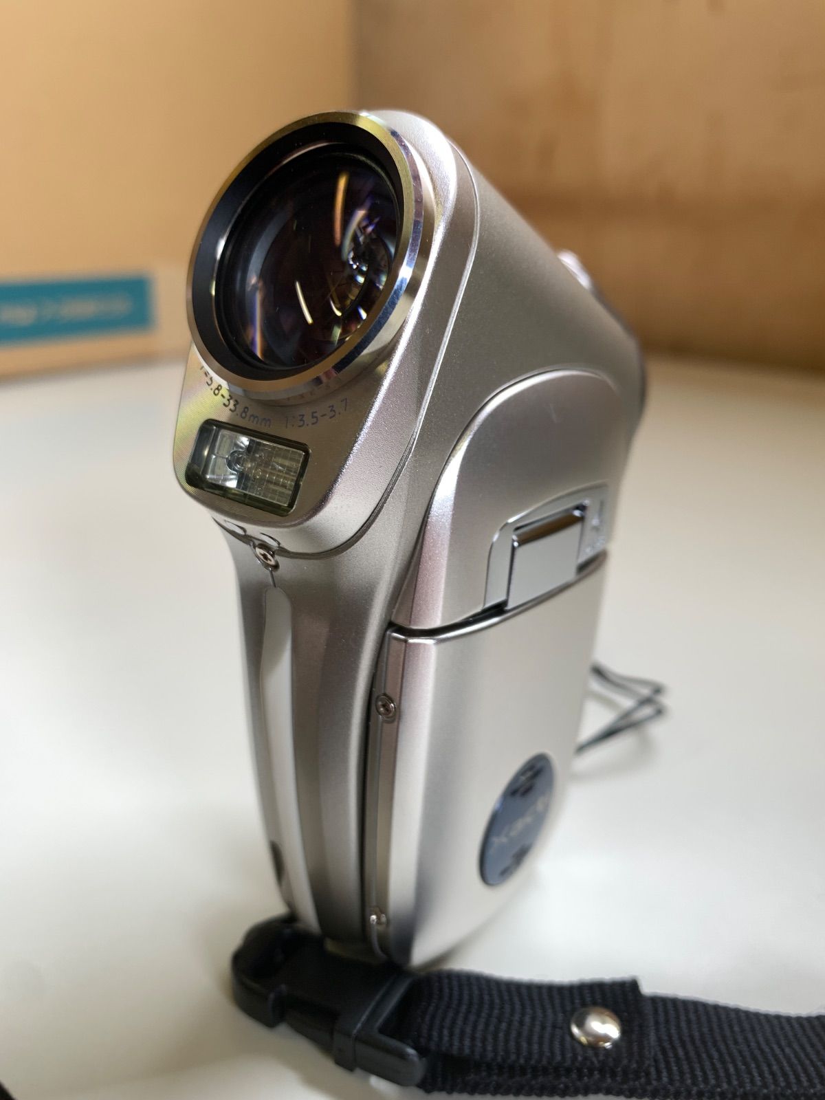 【超美品・ケース付き】SANYO デジタルムービーカメラ　Xacti（ザクティ）DMX-C4