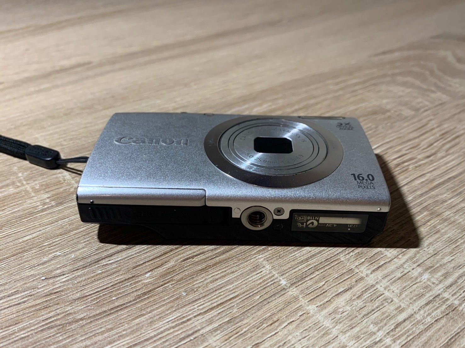 1992 Canon PowerShot A2400 IS シルバー ジャンク品 デジカメ【ネ