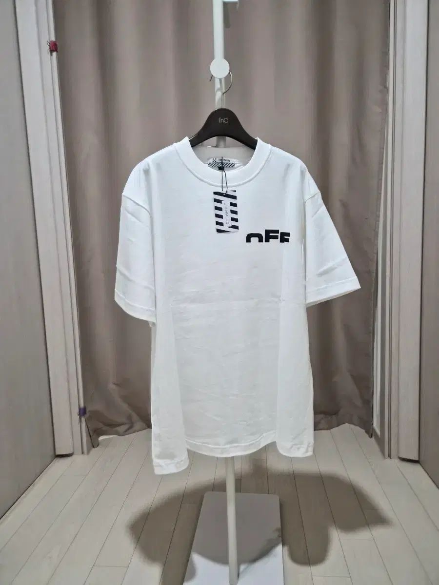 オフホワイト 半袖 Tシャツ ホワイト/ブラック (カラータグ) 新品