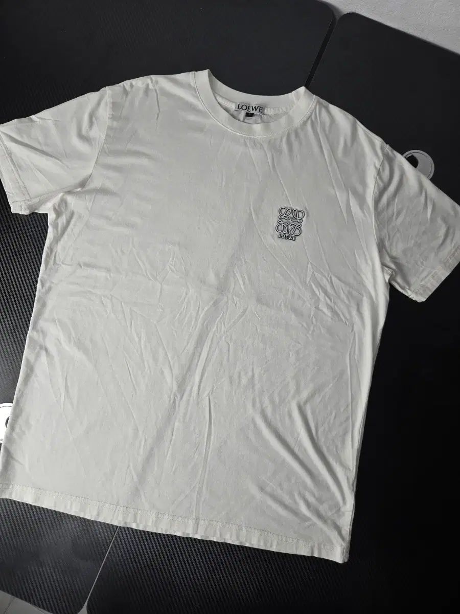LOEWE ロゴ Tシャツ 白