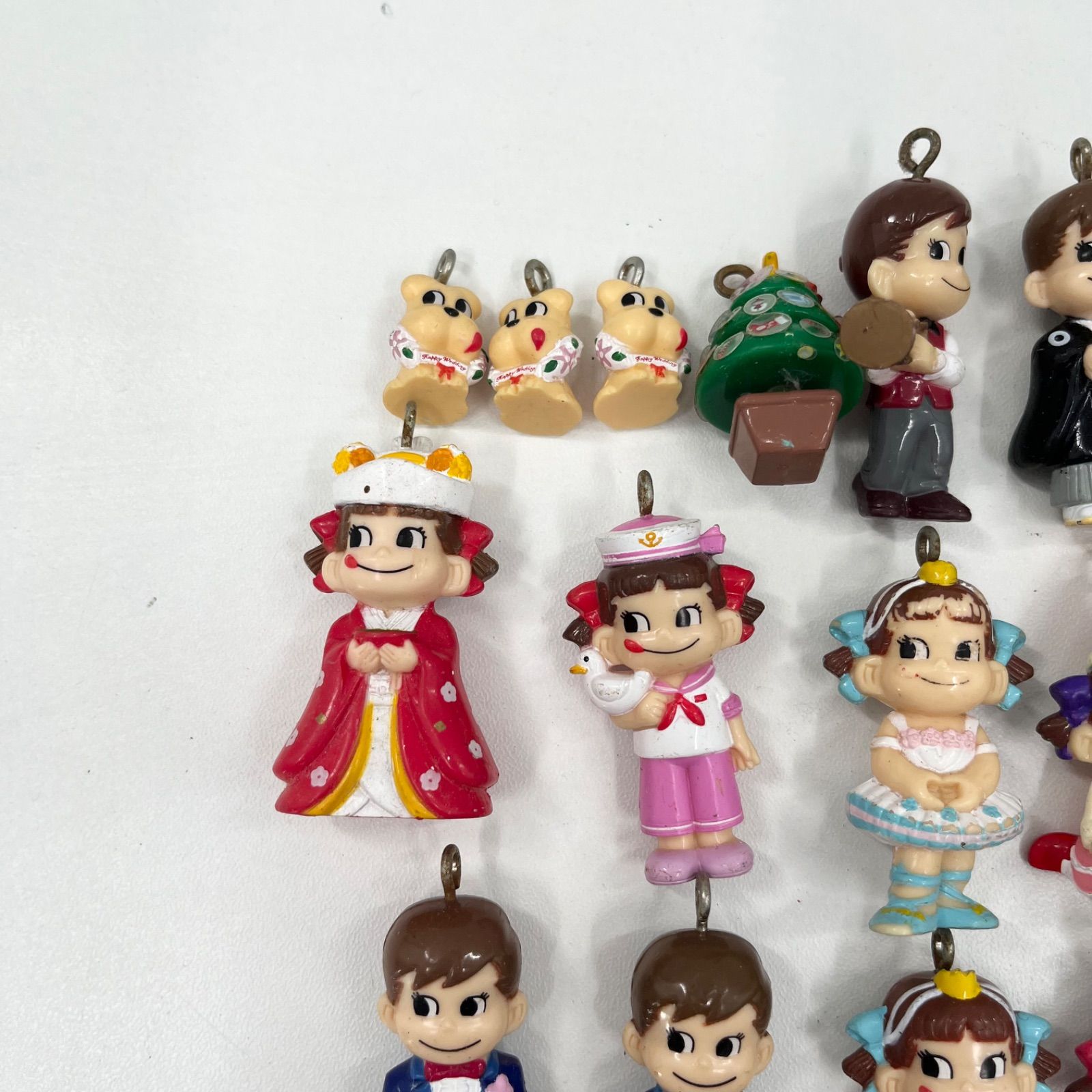 不二家 ペコちゃん マスコット キーホルダー まとめ売り 26点 - メルカリ