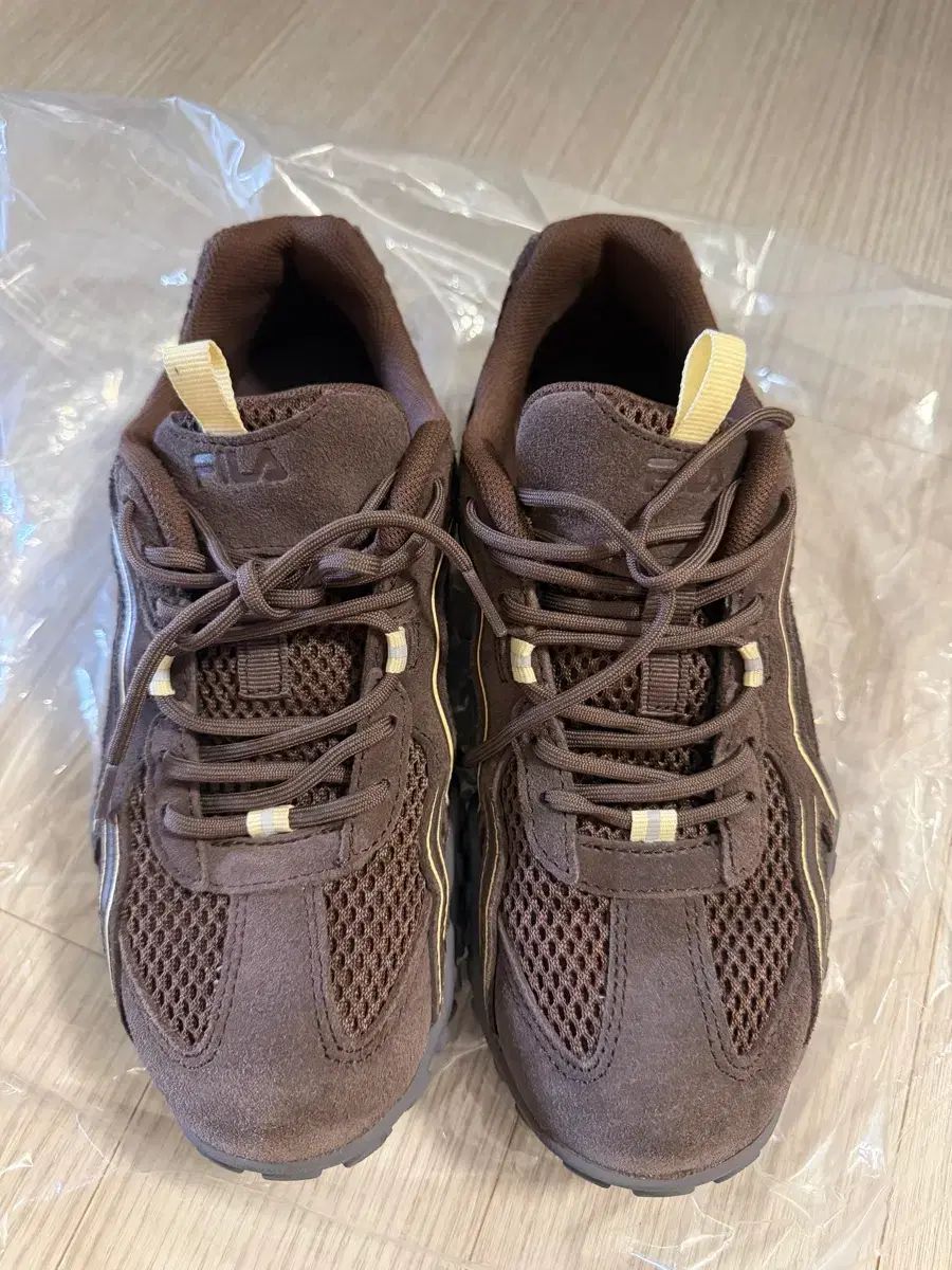 FILA シャ チョコ 240