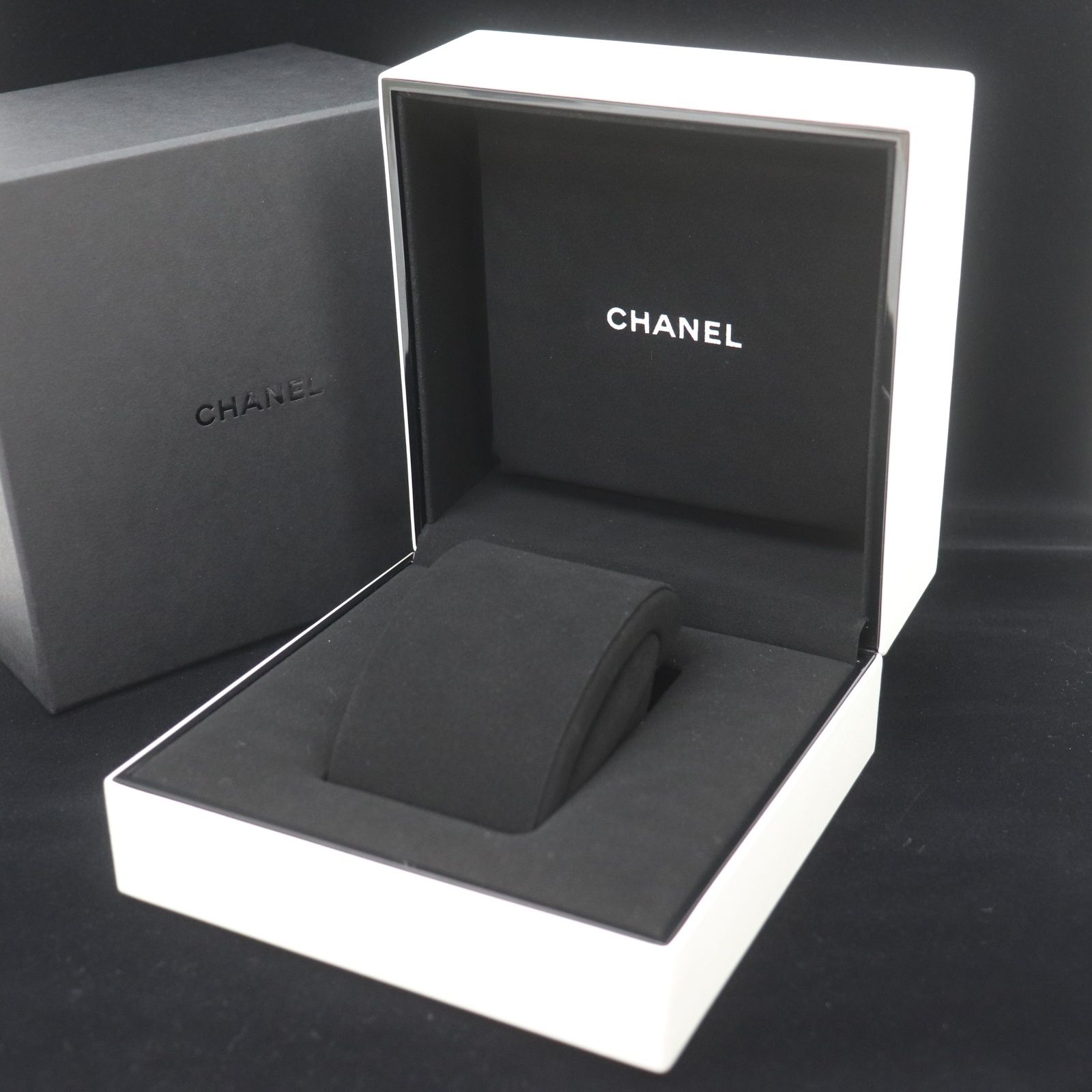 ITFMTPXF1QEI CHANEL シャネル J12 正規品 白 ボックス 空箱 ケース