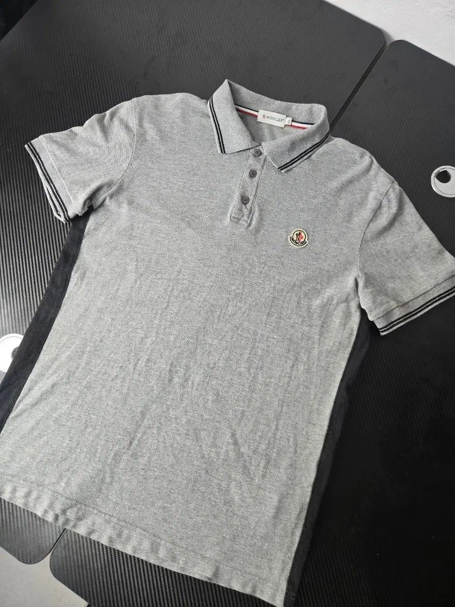 モンクレール カラーTシャツ グレー ポロTシャツ