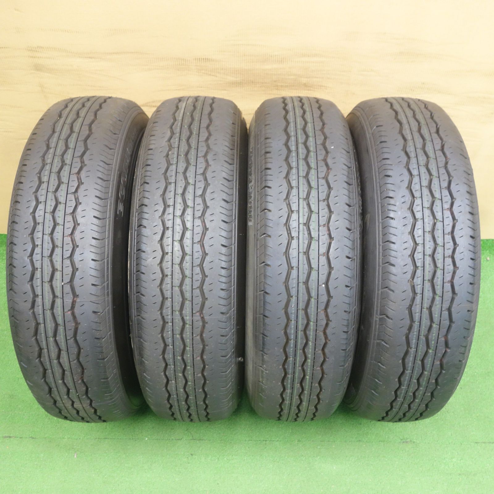 新車外し◎トヨタ 200系 ハイエース 純正 スチール 195/80R15 107/105N 