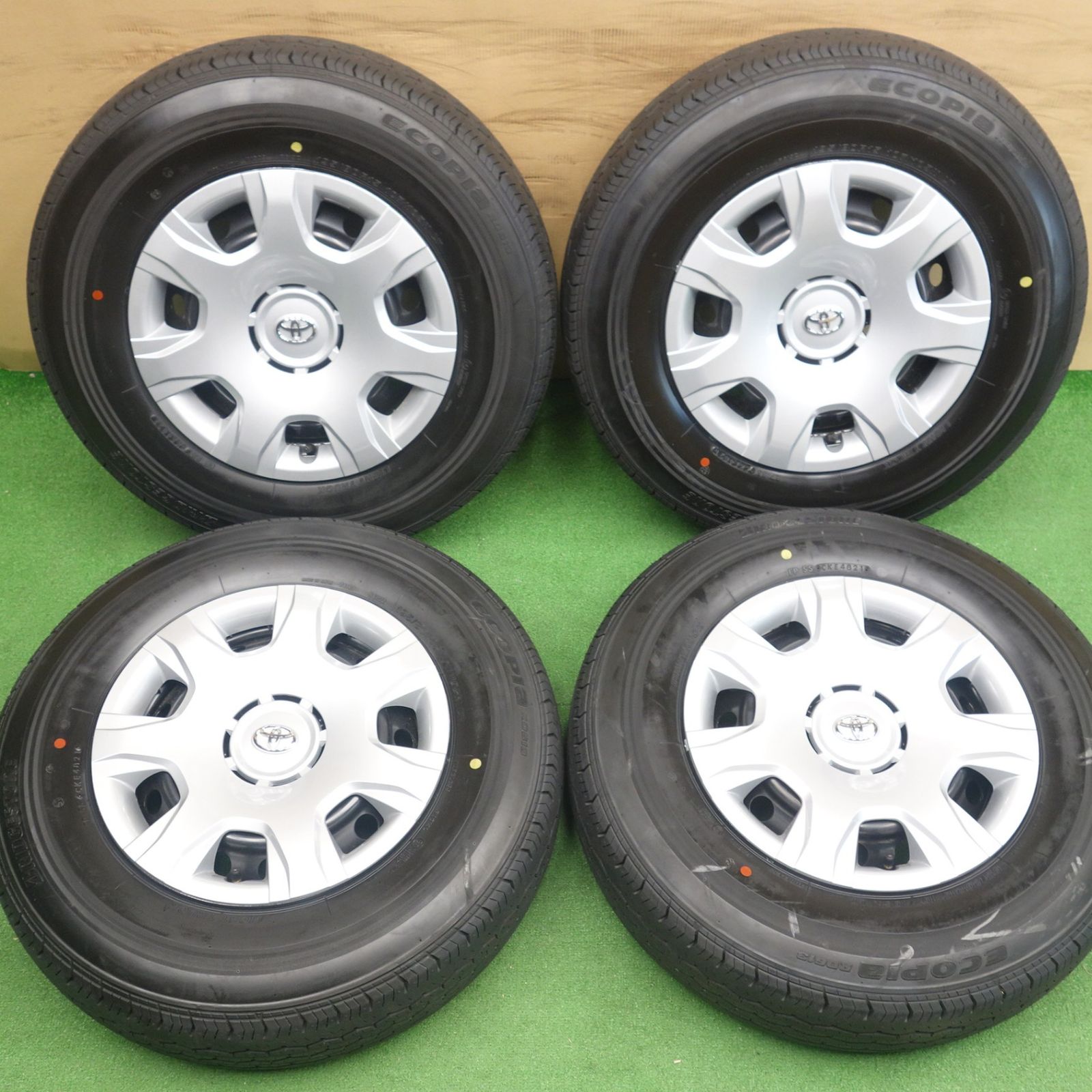 新車外し◎トヨタ 200系 ハイエース 純正 スチール 195/80R15 107/105N 