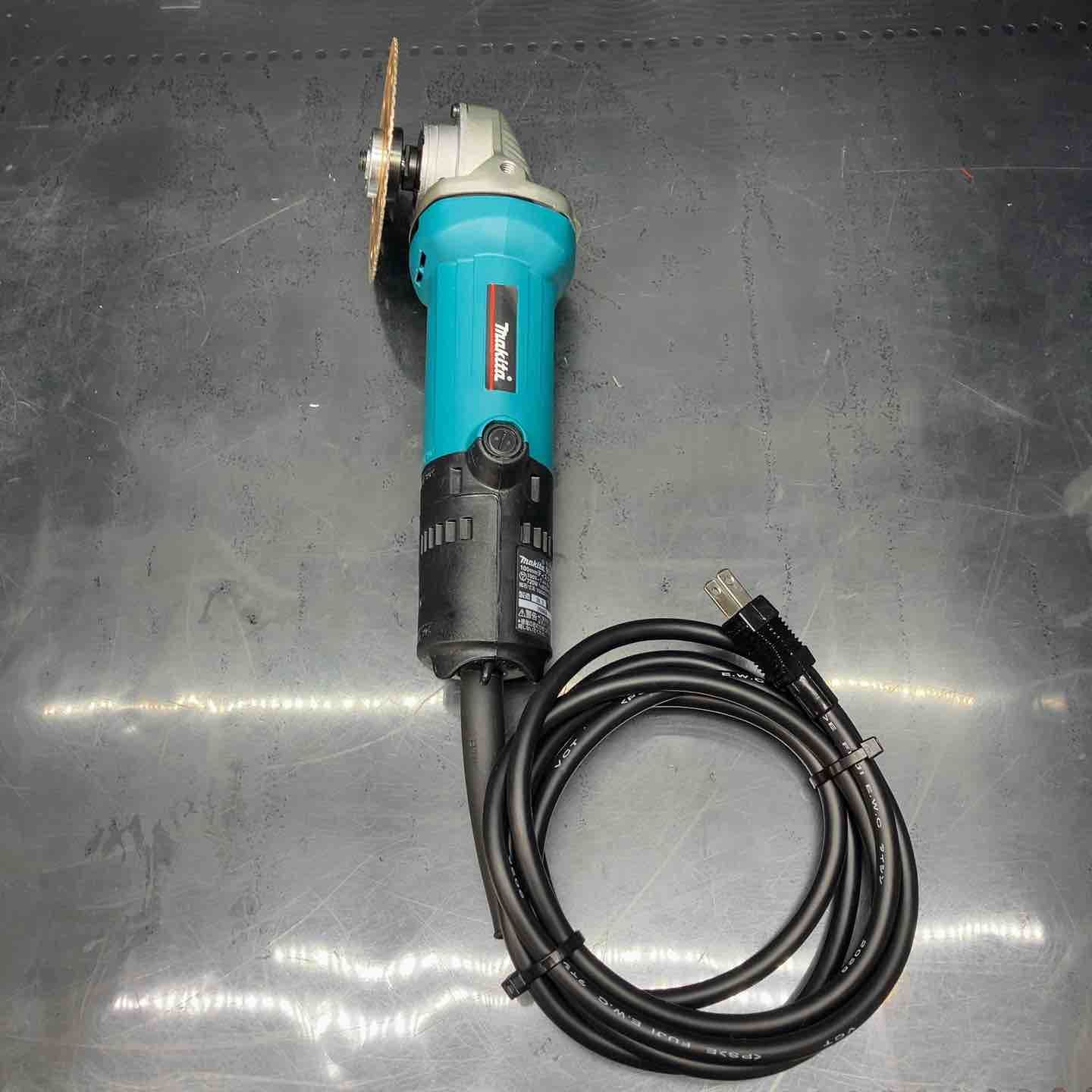 マキタ(makita) ディスクグラインダ 低速高トルク ブレーキ付 100mm 9533BLA【川越店】
