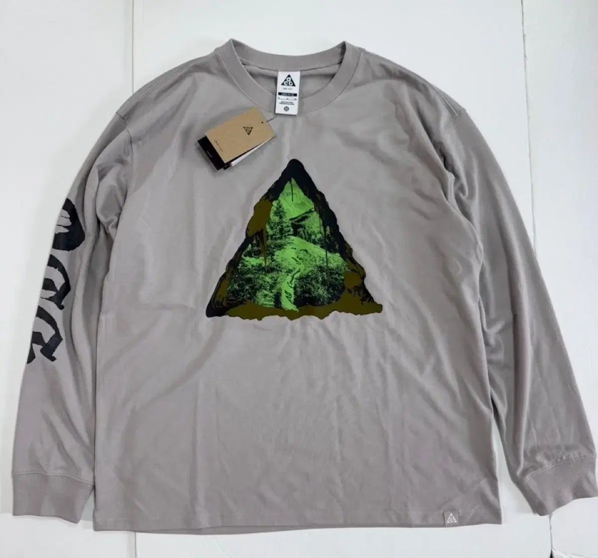 ナイキ メンズ acg Tシャツ NIKE