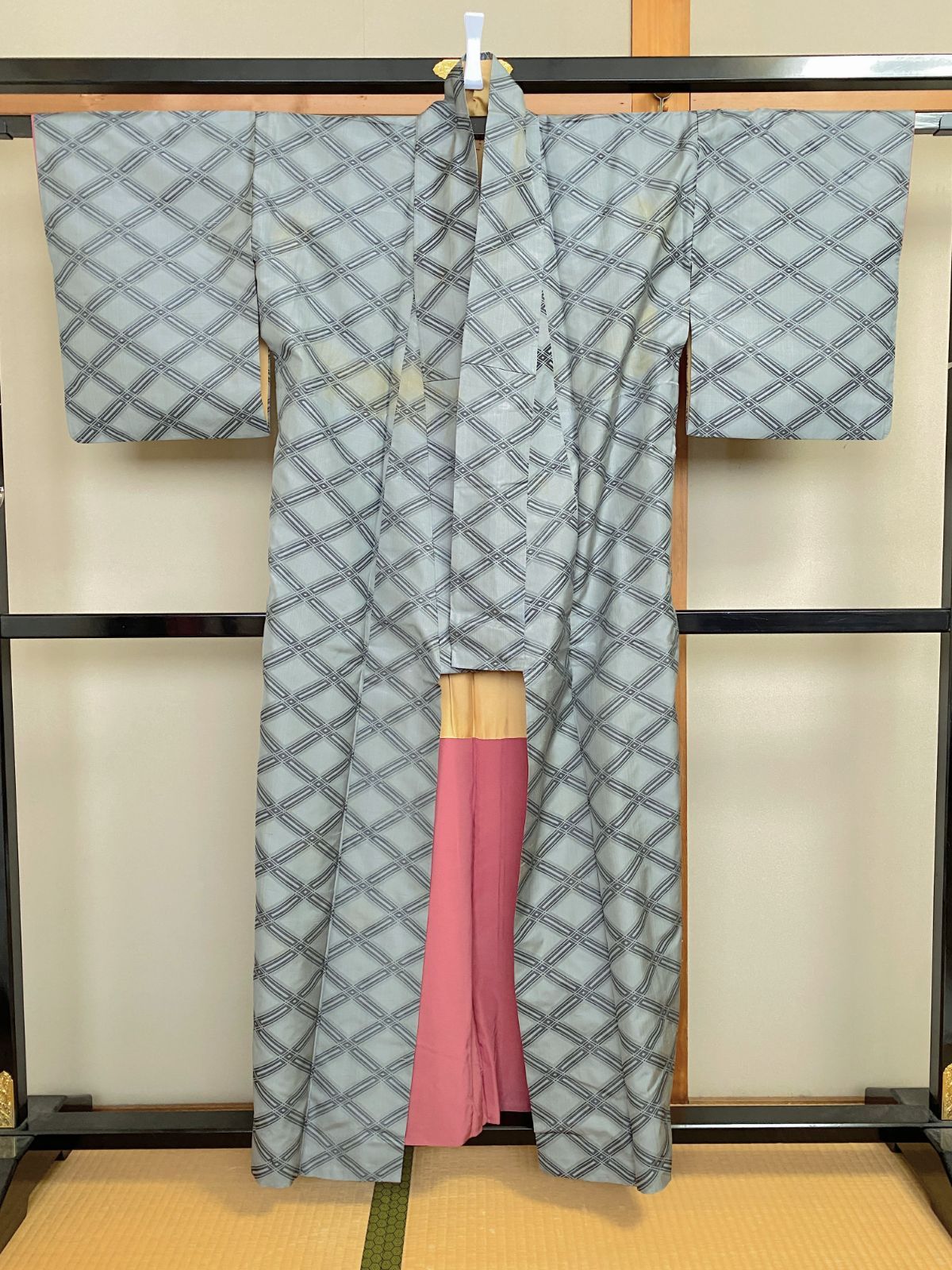 アンティーク着物 746B【アンティーク着物】正絹？？ 袷 紺鼠色 格子菱文 女性用