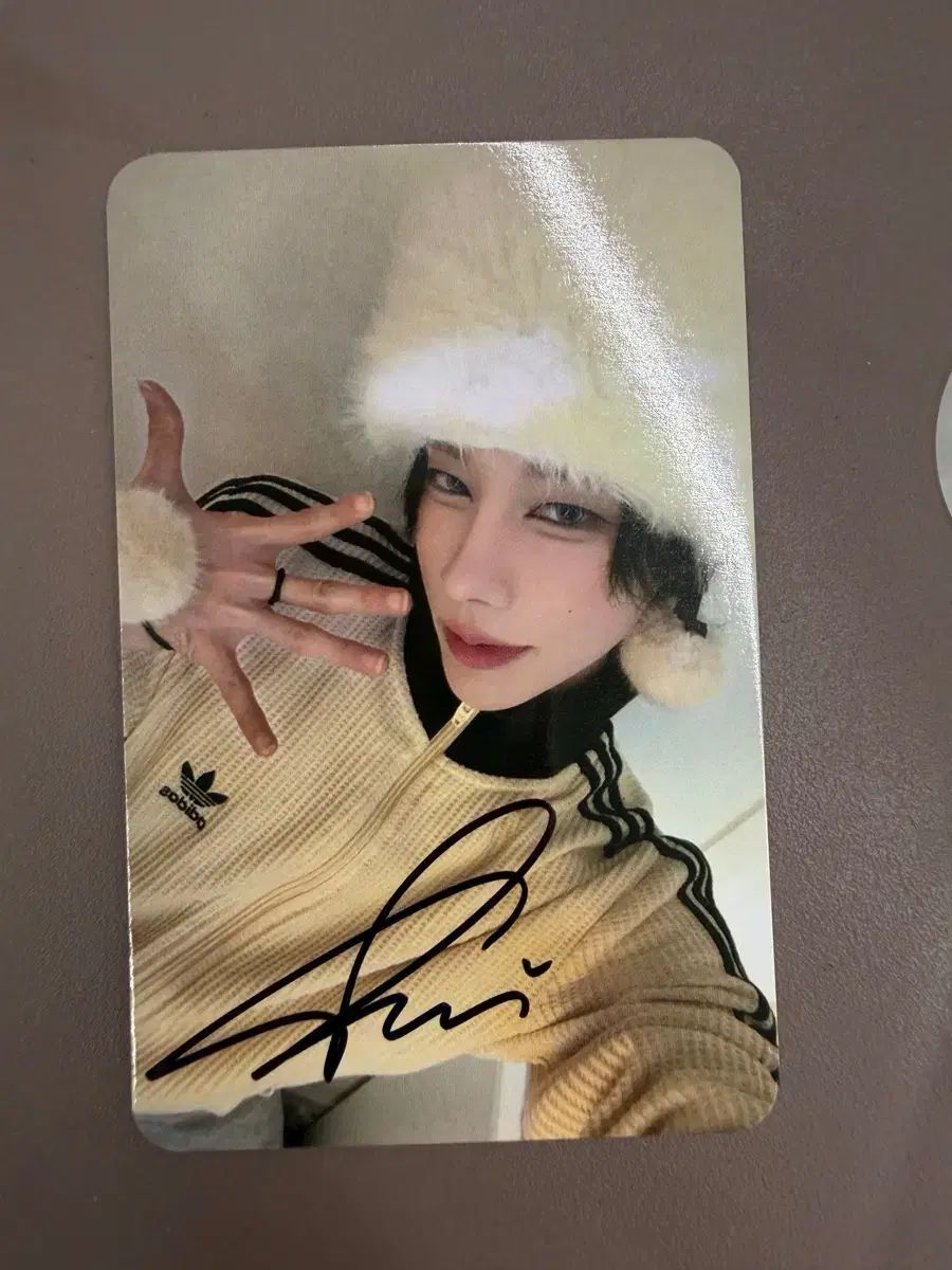 XLOV エクスラブ ルイ サイン入りトレカ signed - メルカリ