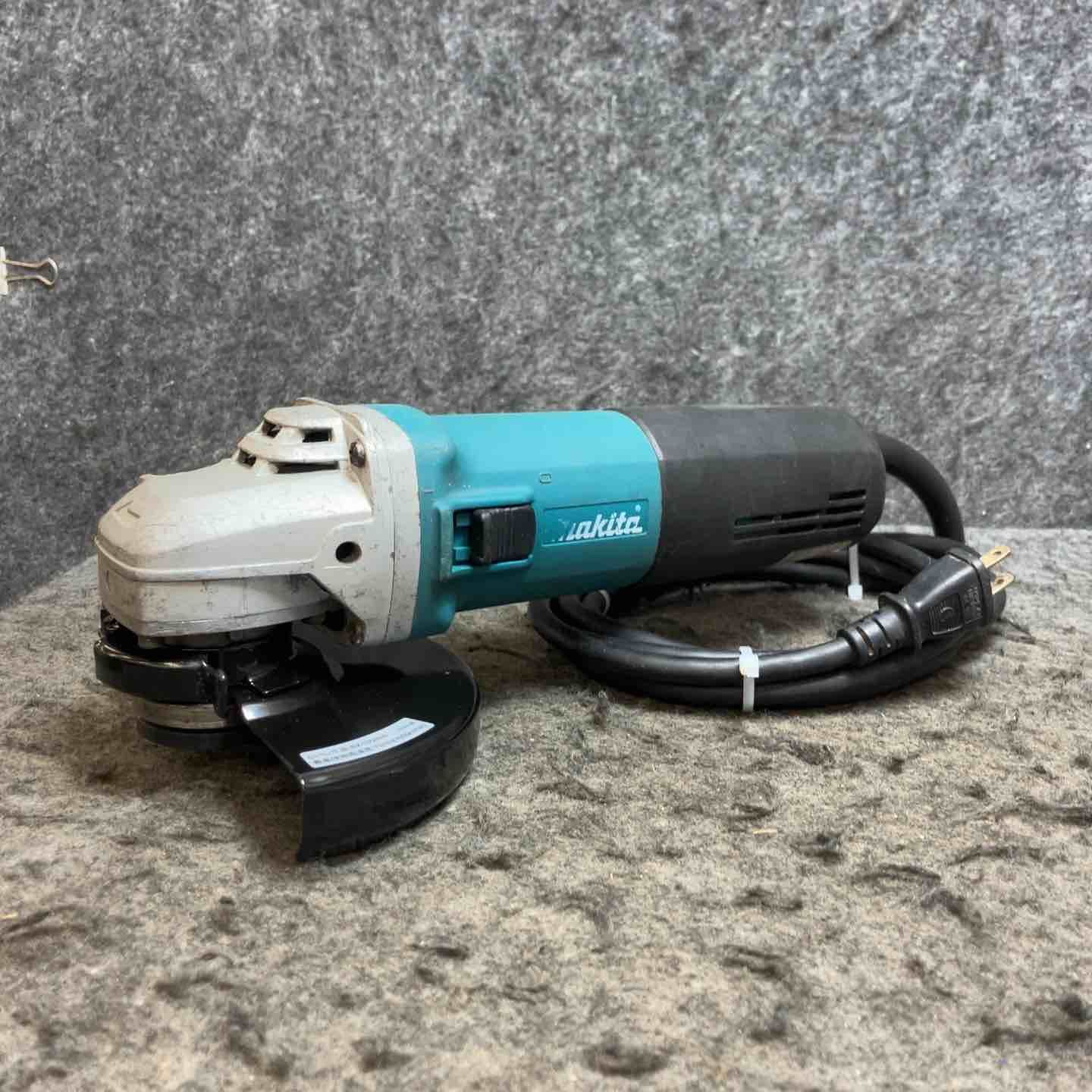 マキタ(makita) 150mm電子ディスクグラインダ 9566CV【桶川店】