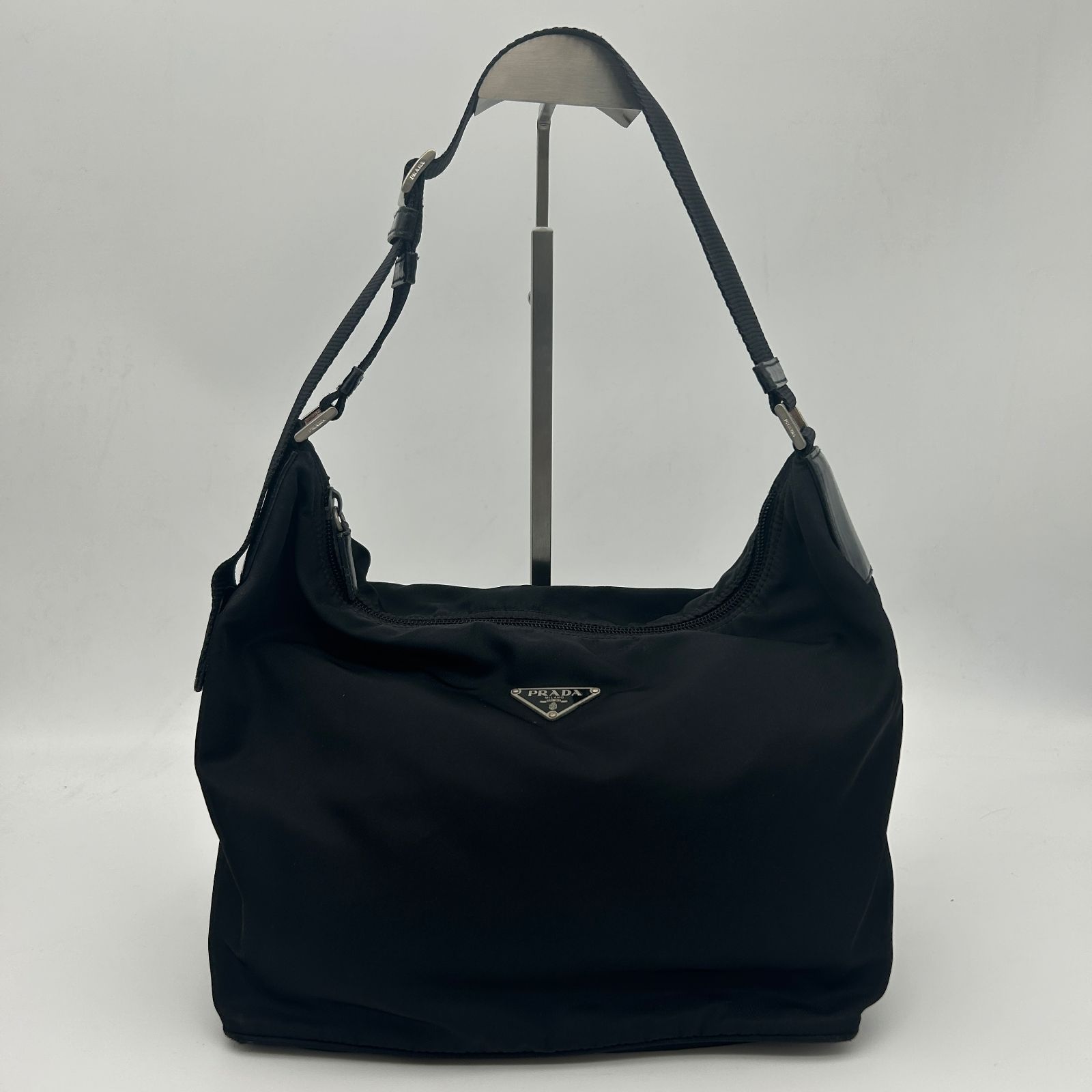 PRADA （プラダ）ナイロン ショルダーバッグ ブラック　三角ロゴ　シルバー金具　【中古】
