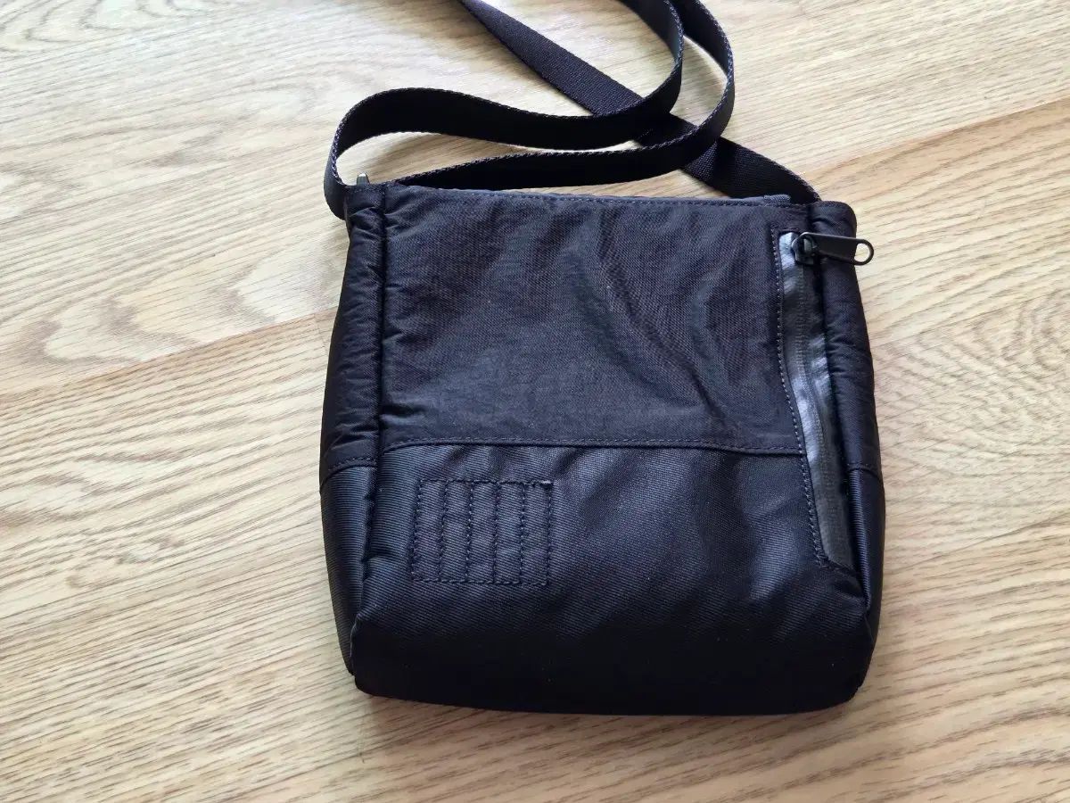 ワースワイルムーブメント クロスバック ワースワイルムーブメント クロスバック