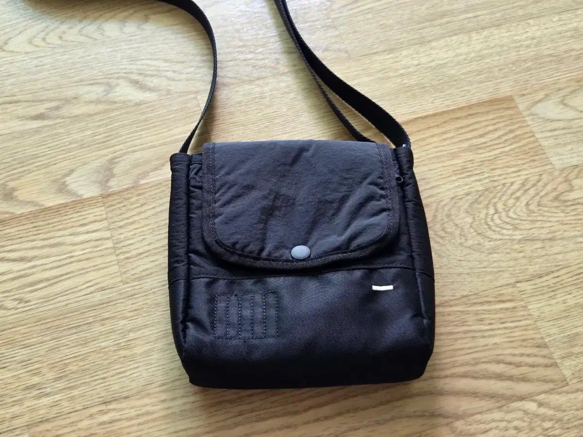 ワースワイルムーブメント クロスバック ワースワイルムーブメント クロスバック