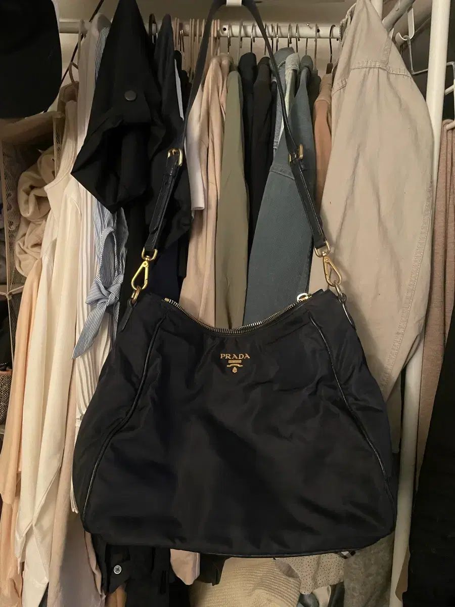 PRADA プラダ Pocono ナイロン ショルダーバッグ ブラック