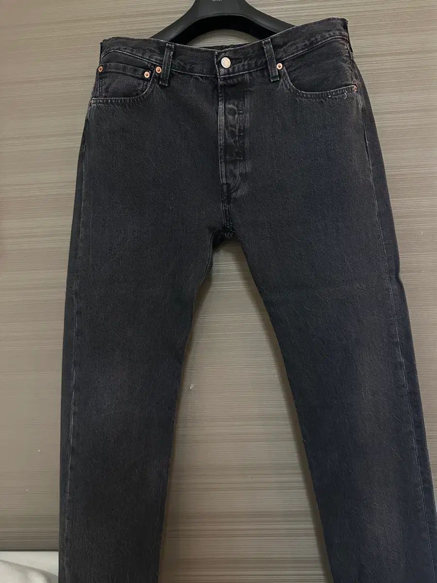 リーバイス 501 オリジナル ブラックジーン 8,185円