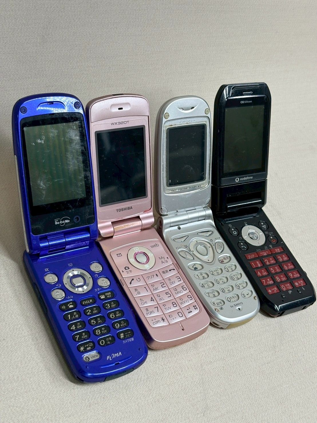 ジャンク】ガラケー4台 docomo Vodafone - メルカリ