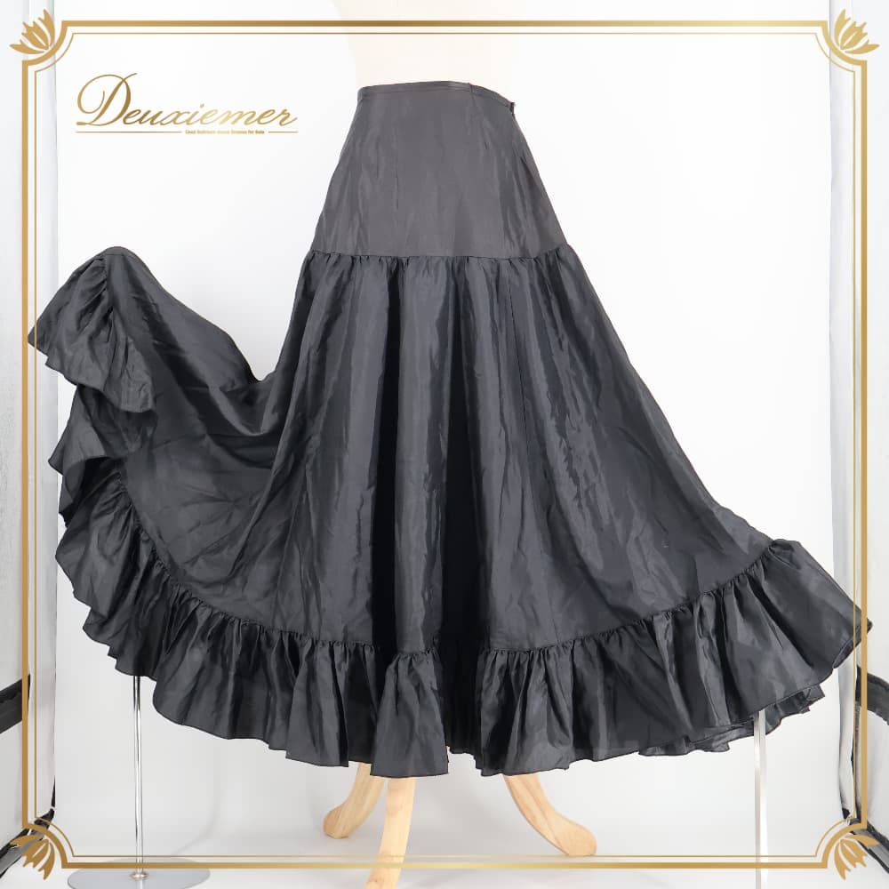 【美品 日本製 フラメンコ衣装】ブラック×豪華ボランテ Tierra ナジャ フラメンコ 衣装 Tierra ティエラ ペチコート スカート ブラック系 黒