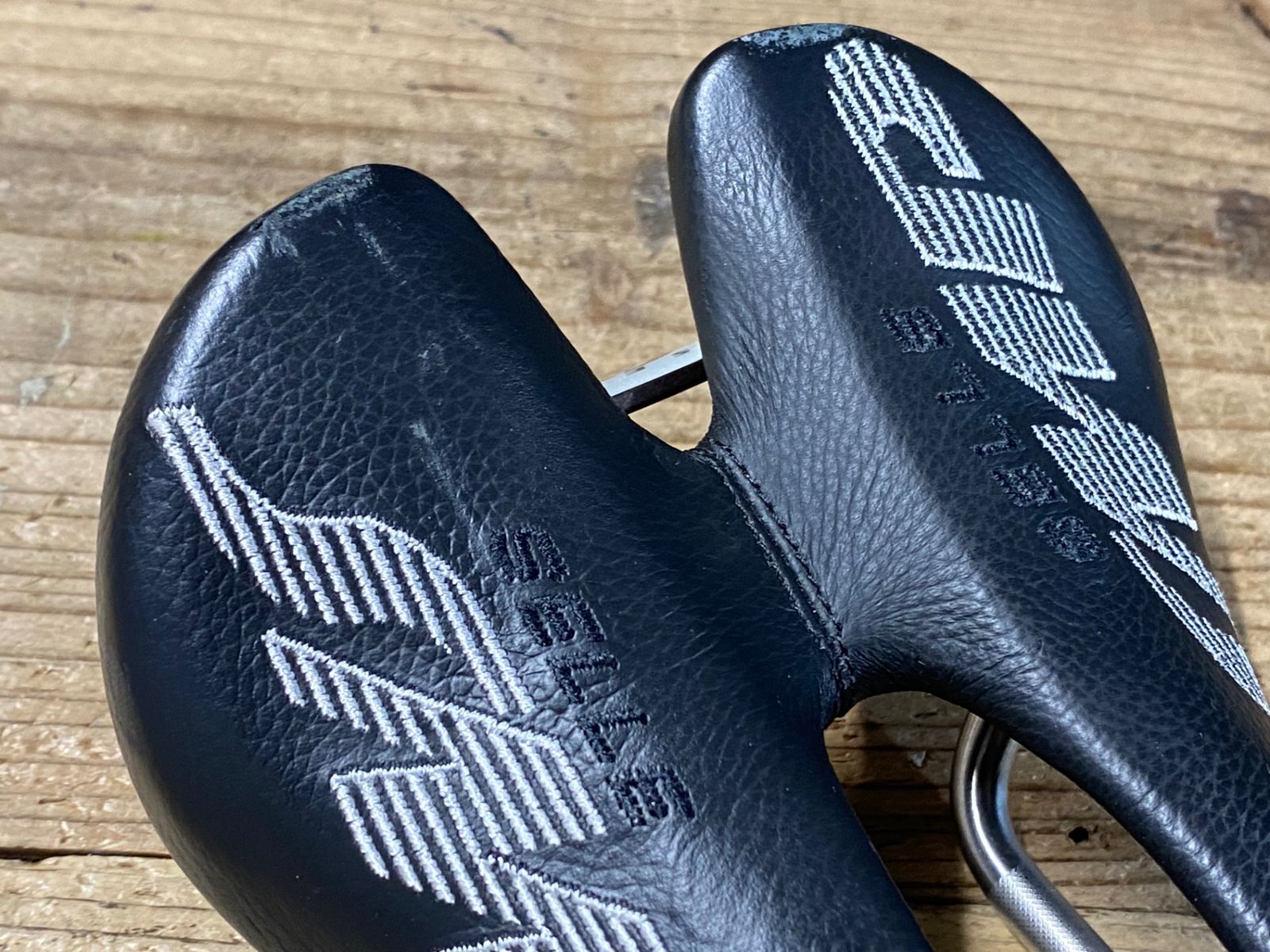 KI144 SELLE SMP composite サドル 黒 aisi 304 Tubeレール - メルカリ