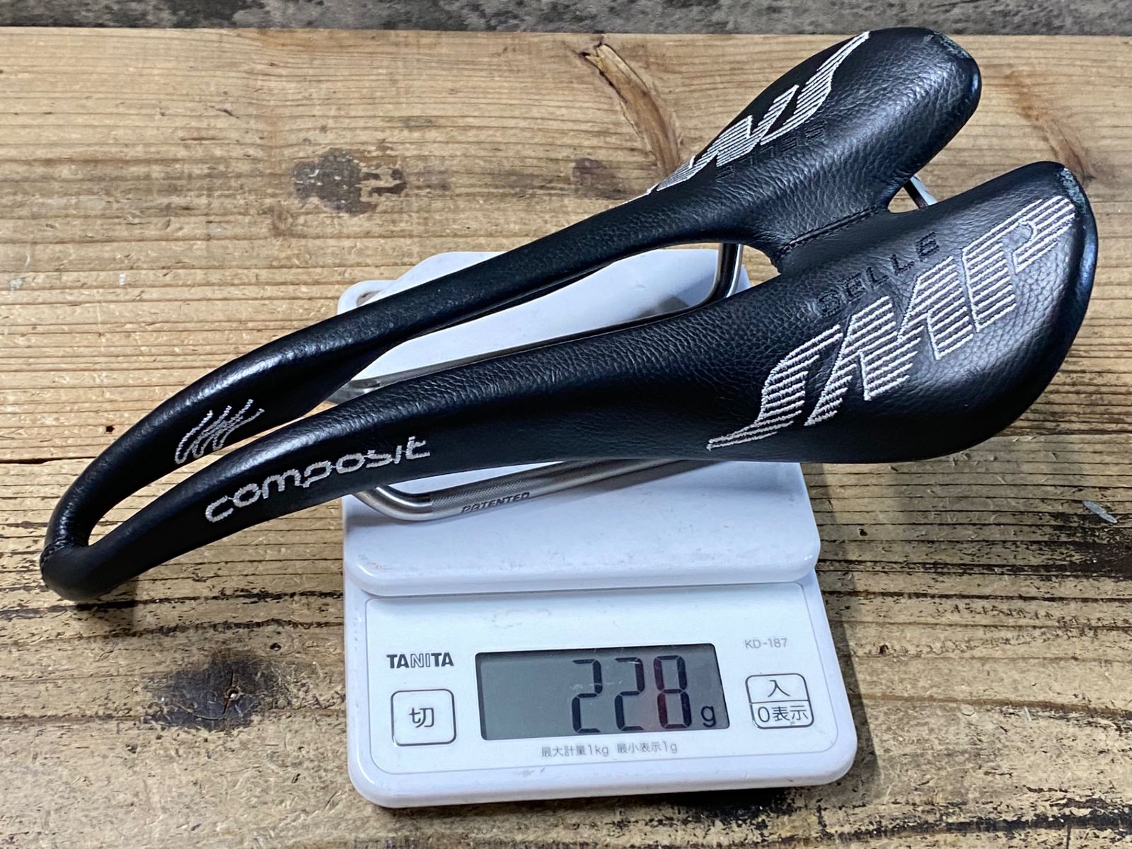 KI144 SELLE SMP composite サドル 黒 aisi 304 Tubeレール - メルカリ