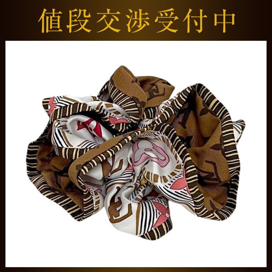 ルイ ヴィトン シュシュ タイルズ モノグラム ブラウン ホワイト モノグラム M78265 美品 ヘアアクセサリー シルク 中古 LOUIS VUITTON 茶色 白 ロゴ カジュアル シンプル