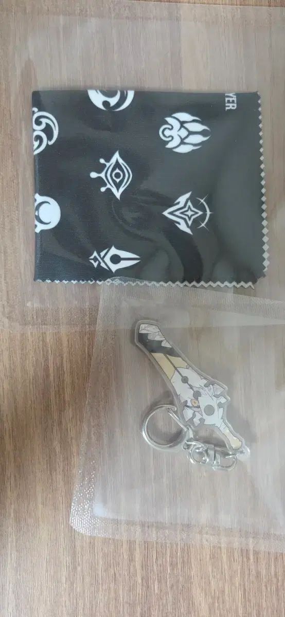 ウェブトゥーン プレイ<bos>グッズ 出品