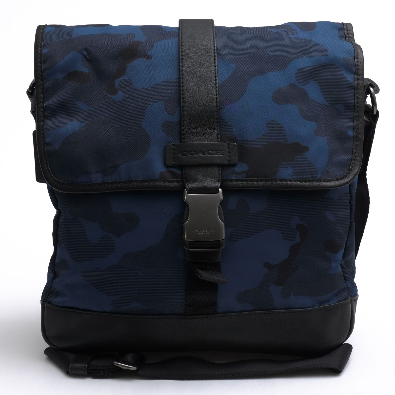 コーチ／COACH バッグ ショルダーバッグ 鞄 メンズ 男性 男性用 ナイロン レザー 革 本革 ブルー 青 F71662 VARICK MAP BAG IN NYLON ヴァリック ナイロン マップバッグ フラップ式 迷彩・カモフラージュ柄