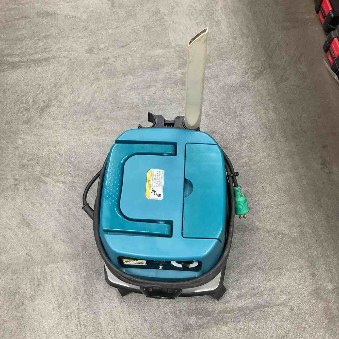 ★マキタ(makita) 集じん機 乾湿両用 483(P)【川崎店】