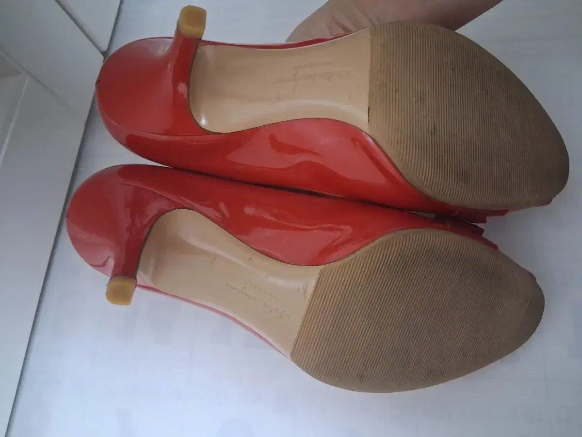 FERRAGAMO フェラガモ ペンダントオープン トゥ パンプス 235 FERRAGAMO フェラガモ ペンダントオープン トゥ パンプス 235