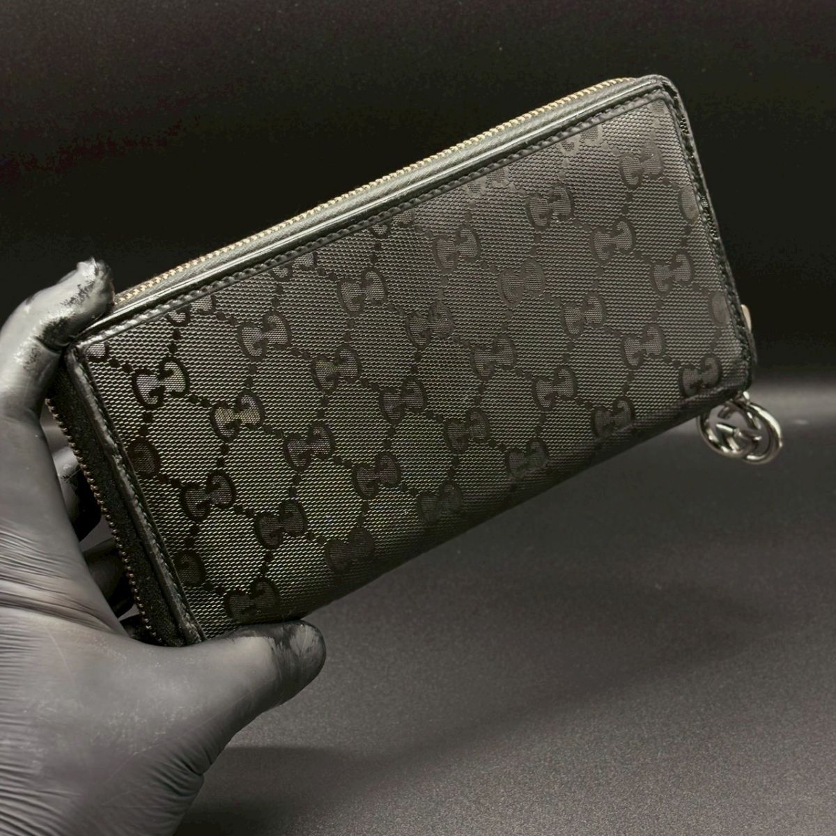 【黒に余白を残す】　GUCCI　長財布 GGインプリメ ラウンドファスナーGG柄 インターロッキング 12カード　ブラック