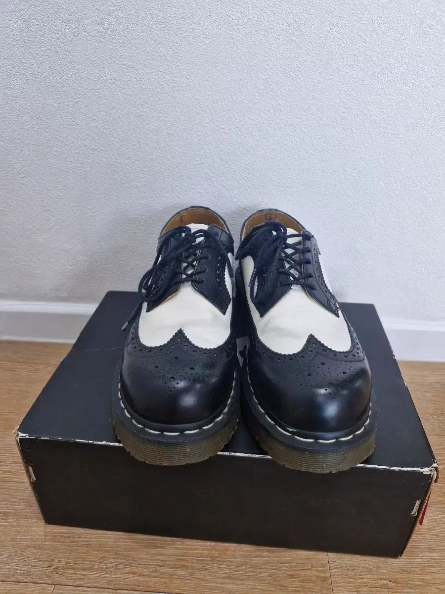 DR. MARTENS ドクターマーチン 3989 ミッキーマウス 260サイズ 出品