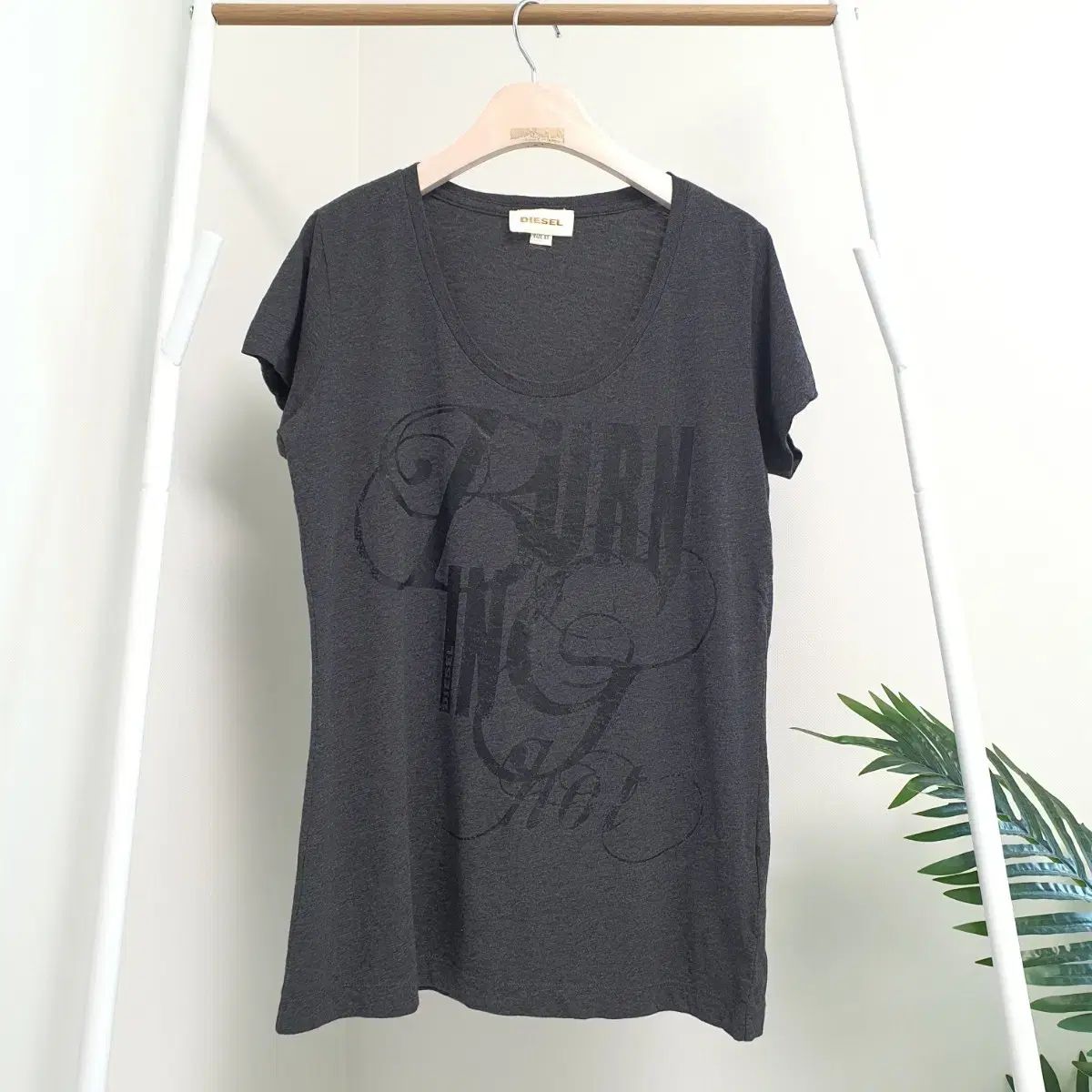DIESEL ディーゼル プリンティング Uネック 半袖Tシャツ